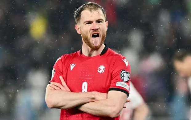 Gürcüstan millisinin hücumçusu Bundesliqa klubunda - RƏSMİ 