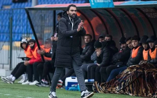 "Sumqayıt" Vaqif Cavadovla müqavilə yenilədi 