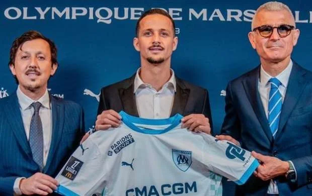 "Əl-İttihad"ın braziliyalısı Fransa nəhənginə keçdi 