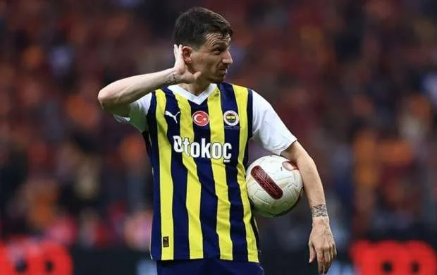 "Fənərbağça"nın futbolçusunun əli sındı 