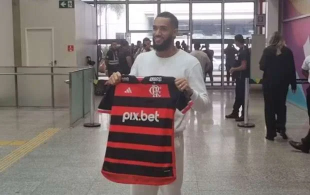 Juninyonu Braziliyada klub rəsmiləri və azarkeşlər qarşıladılar 