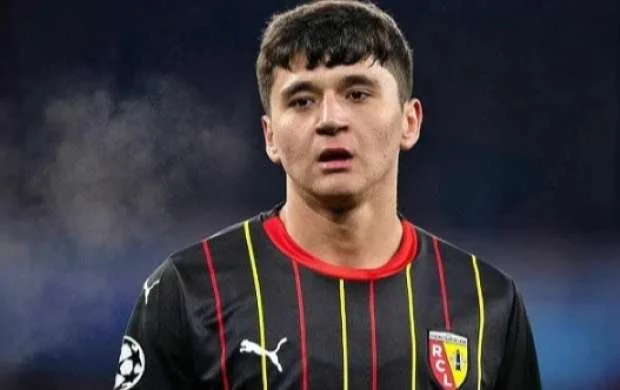 Özbəkistan millisinin üzvü İngiltərə nəhənginin düşərgəsində - FOTO 