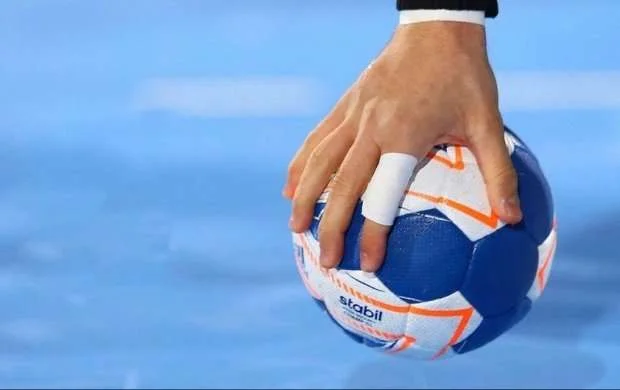 Kişi həndbolçular arasında Azərbaycan çempionatında daha iki oyun keçirildi 
