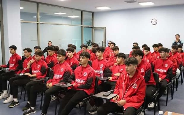 "Araz-Naxçıvan"ın aşağı yaş qruplarından ibarət komandalarına seminar keçirildi 