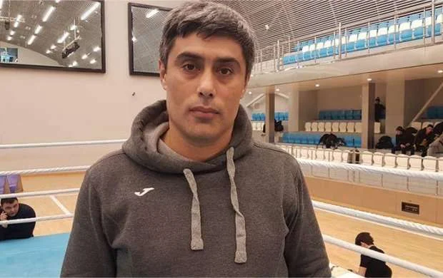 Millinin məşqçisi Mollayevi "döymə"yə görə hədələyib? - Boks çempionatında qalmaqal 