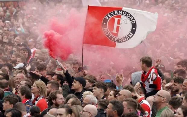 Niderlandlı fanatlar ÇL matçını tribunadan izləyə bilməyəcəklər 