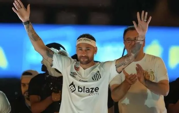 Neymar "Santos" rəhbərliyindən bu oyunçunu almağı istədi 
