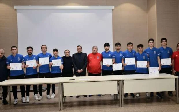 U-19-un üzvləri ilə görüş keçirildi 