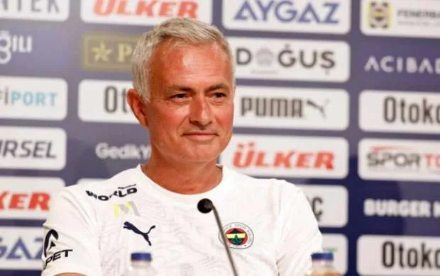 Mourinyu "Qalatasaray"ın "bostanına daş atdı" 
