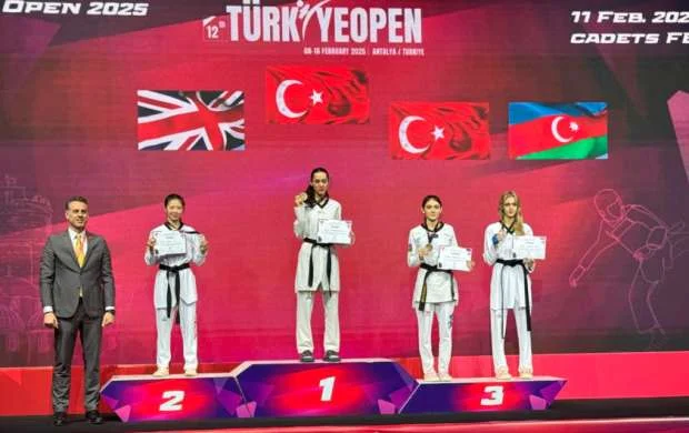 Daha bir Azərbaycan taekvondoçusu Türkiyədə medal qazandı 