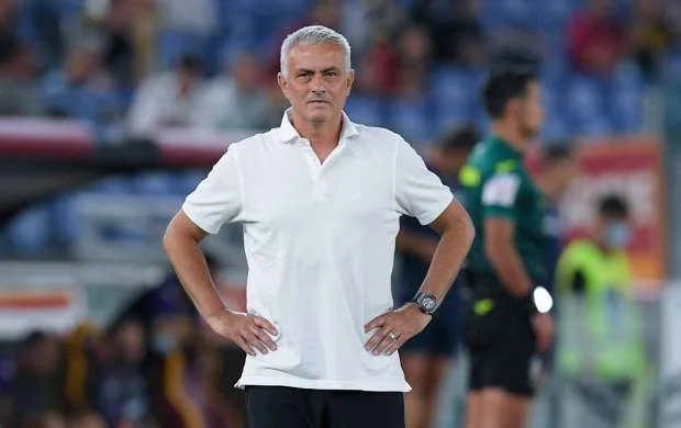 "O, "xüsusi" deyil, çünki..." - Okan Buruk Mourinyunu "sancdı" 