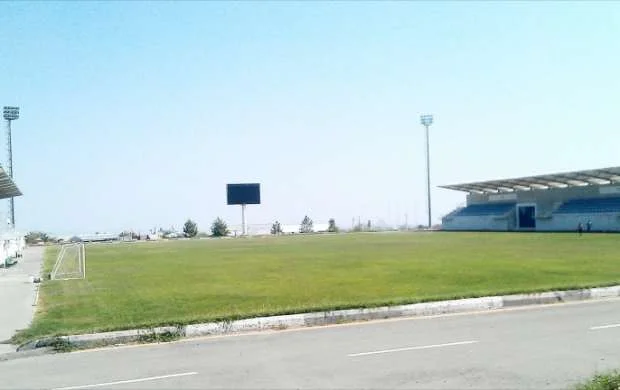 "Şəmkir" stadionun oy örtüyünü yeniləyir - VİDEO 