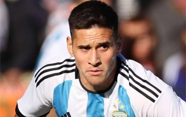 Argentina millisinin üzvü Rusiya klubu ilə anlaşdı 