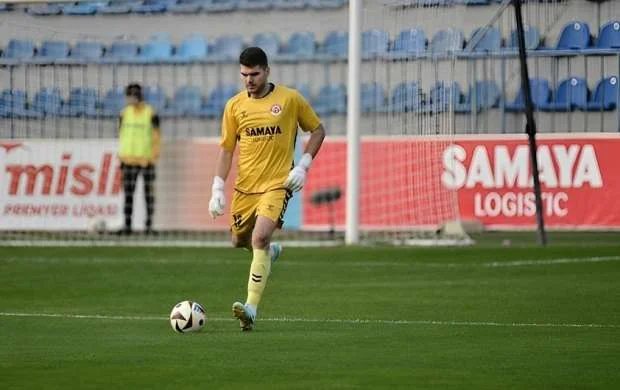 "Araz-Naxçıvan"ın futbolçusu ölkəsinin millisinə çağırıldı 