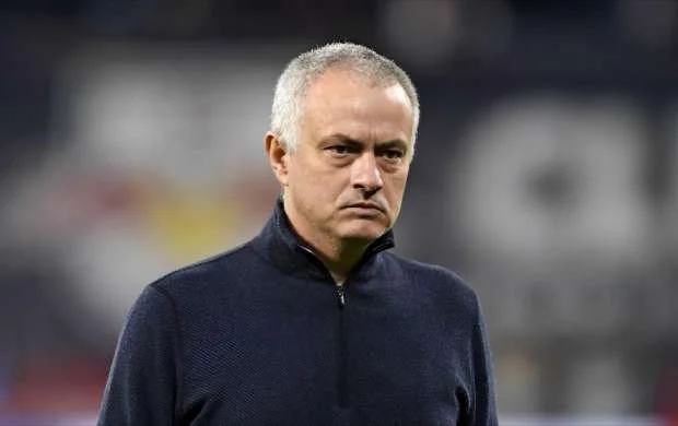 "Fənərbağça" Mourinyu ilə bağlı qərarını verdi 