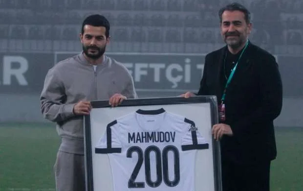 Emin Mahmudova xatirə hədiyyəsi təqdim edildi 