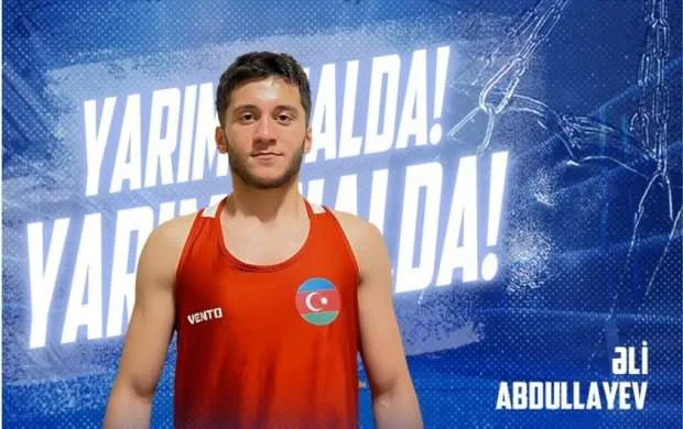Azərbaycanın daha bir boksçusu Macarıstanda yarımfinala yüksəldi 