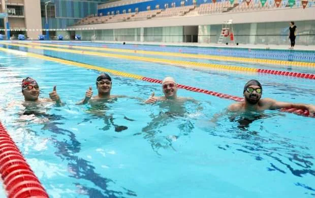 Azərbaycanın üçqat paralimpiya çempionu gənc paraüzgüçülərlə görüşdü 