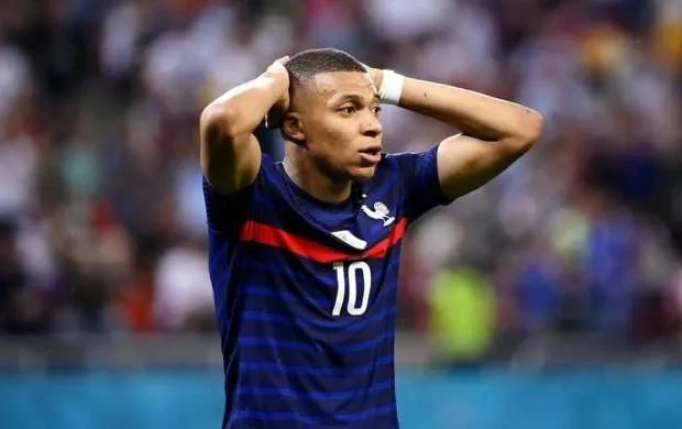 Mbappe "xoruzlar"ın kapitan sarğısını əlavə yük sayır? - Sualı cavablandırdı 