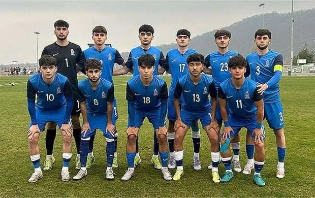 U-19 moldovalı həmyaşıdlarına böyük hesabla uduzdu 