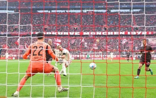 Harri Keyn Klozenin rekorduna yaxınlaşdı 