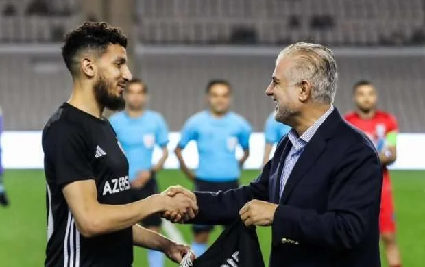 Tahir Gözəldən Zubirə xüsusi hədiyyə - FOTO 