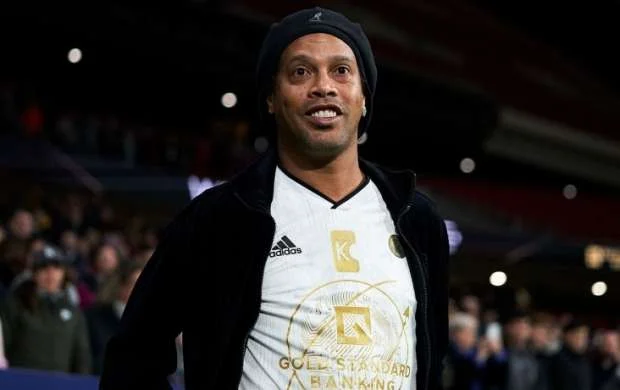 "Məsləhətə ehtiyacı yoxdur, o, əla futbolçudur" - Ronaldinyo 