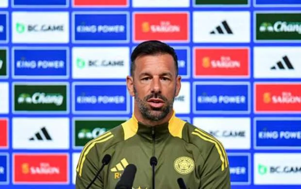 Premyer Liqa klubu van Nistelroyla bağlı atacağı addımı qətiləşdirdi 