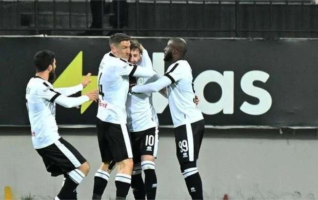 Ozobiç Azərbaycanda bunu bacaran 7-ci futbolçu oldu 