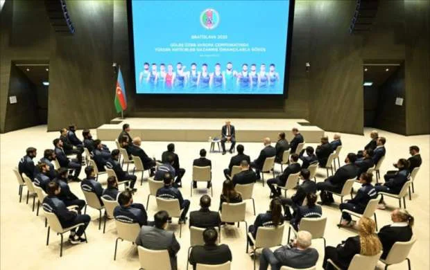 AGF prezidenti Avropa çempionatında uğur qazanmış güləşçilərlə görüşdü 