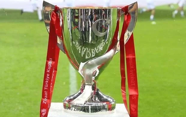 Türkiyə Kuboku: "Qalatasaray" finala darmadağınla yüksəldi 