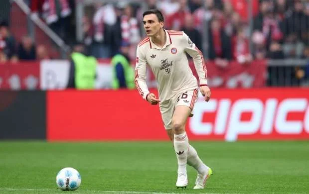"Bayern" 51 milyon avroya aldığı portuqaliyalıdan qurtulmaq istəyir 