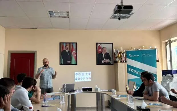 Gənc güləşçilər üçün seminar keçirildi 