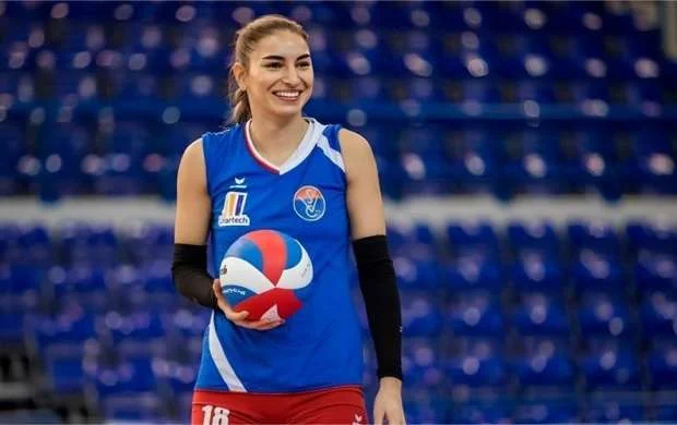 Millimizin üzvü Macarıstan klubundan ayrıldı 