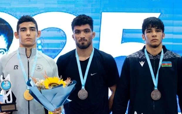 Azərbaycan güləşçiləri İrandakı turniri beş medalla başa vurdular 