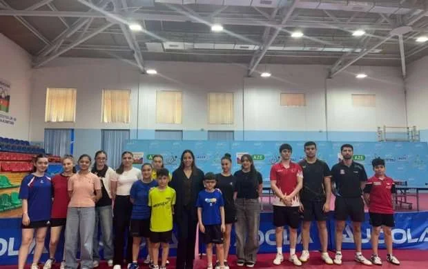 AMADA stolüstü tennisçilər üçün seminar keçirdi 