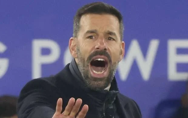 Rud van Nistelroyu əvəzləyəcək məşqçinin kimliyi bəlli oldu 