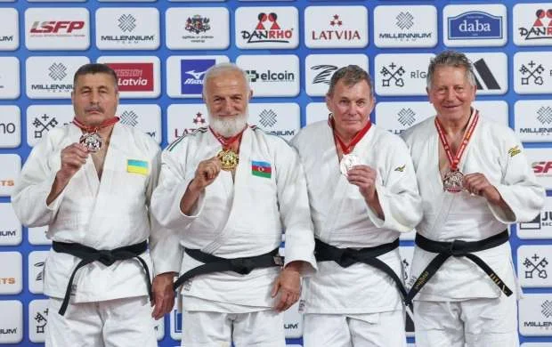 Fərhad Rəcəbli Avropa çempionatında qızıl medal qazandı 