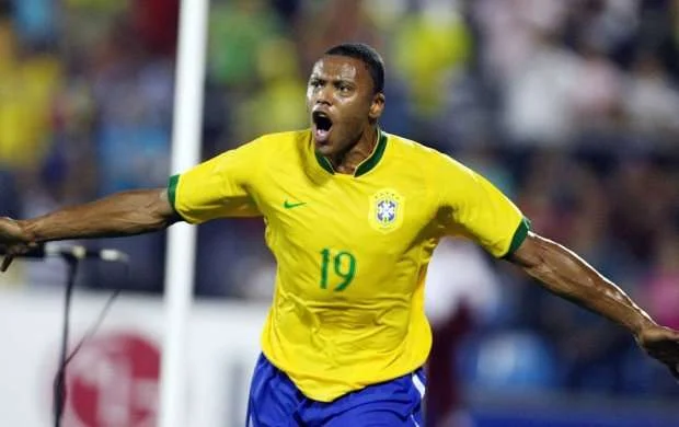 Julio Baptista "Real"a qayıdır 