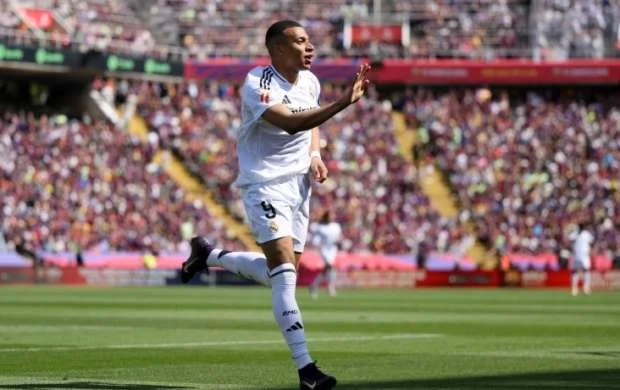 Kilian Mbappe oyun nömrəsini dəyişir 