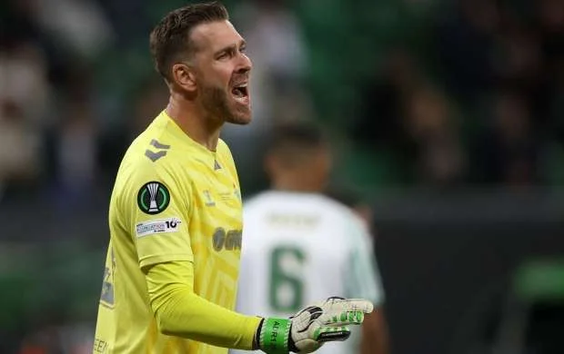 "Komanda "Çelsi"nin təzyiqini hiss etdi və ruhdan düşdü" - "Betis"in qapıçısı 