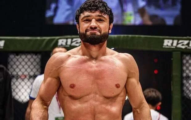 Vüqar Kimuraya qalib gəldi 