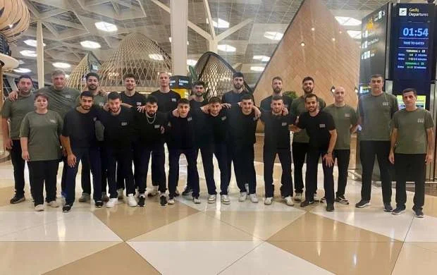 Azərbaycan millisi Farer adalarına yollandı 