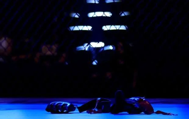 Camal Hill Bakıdakı UFC turnirinin əsas döyüşündə Rountriyə yenildi 