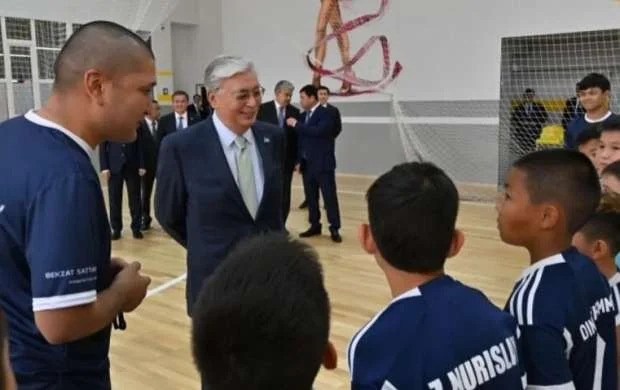Ölkə başçısı futbolçu nəvəsindən danışdı 