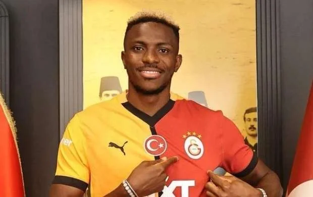 "Afrikanın ən böyük zibilliklərindən birində böyümüşəm" - Viktor Osimhen 