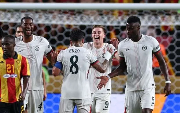 "Çelsi" növbəti mərhələyə darmadağınla yüksəldi 