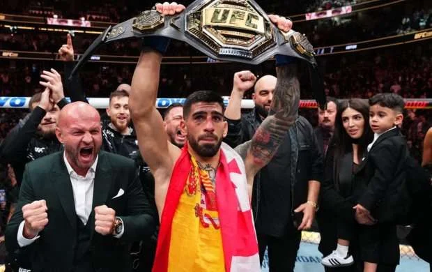 Topuriya UFC çempionu oldu 