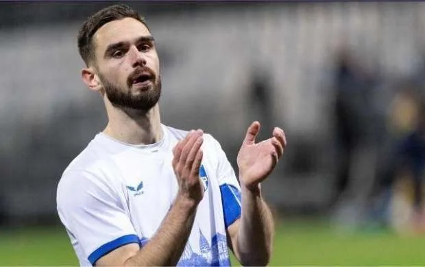 "Sabah"ın rəqibi yeni yarımmüdafiəçi transfer etdi 