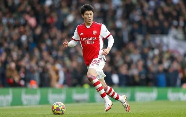 "Arsenal" yapon futbolçusu ilə yollarını ayırdı 